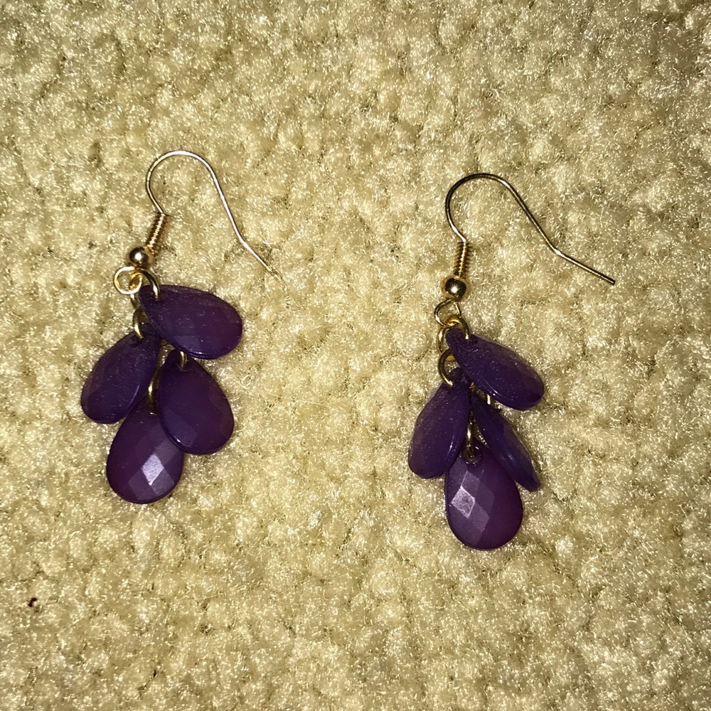super cute purple earrings